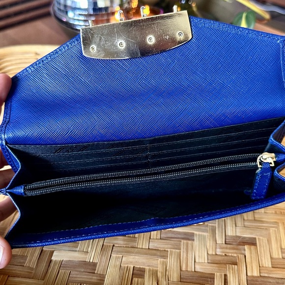 Karen Millen Royal Blue Clutch with Gold Detail - Picture 3 of 7